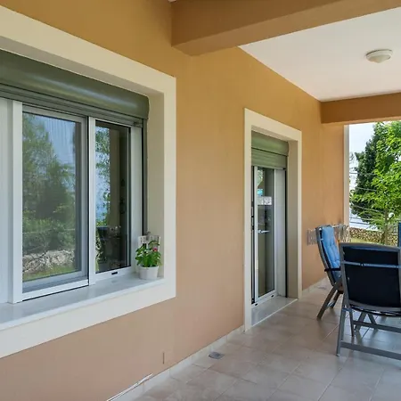 Rania Apartman Helmáta